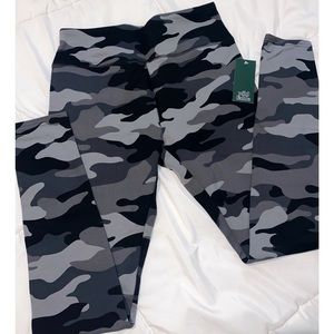 NWT WILD FABLE LEGGINGS